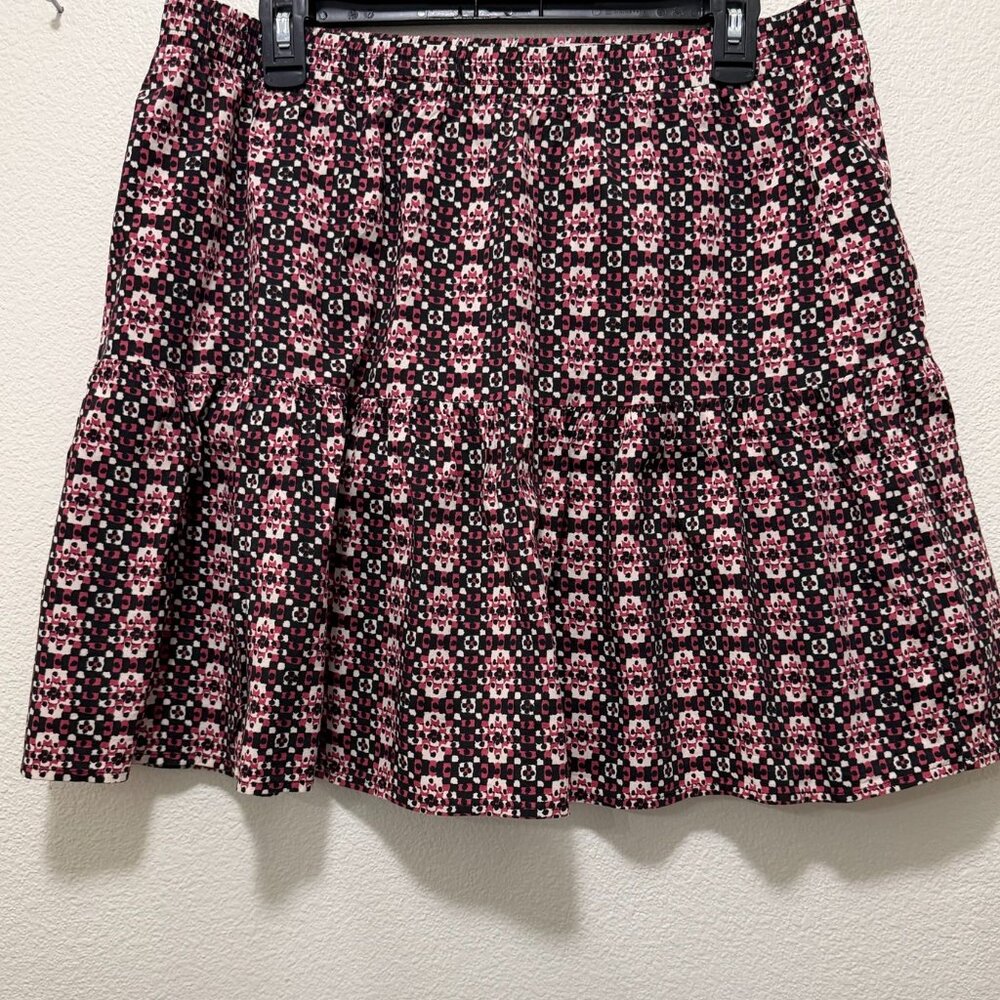 Loft red black patterned mini skirt with ruffle, pull on waist, size Large